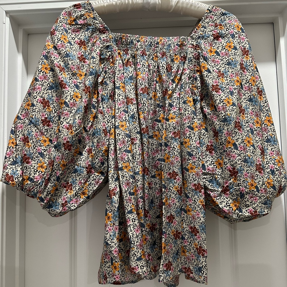 Women’s Puff Sleeve Floral and Animal Print Top NWT